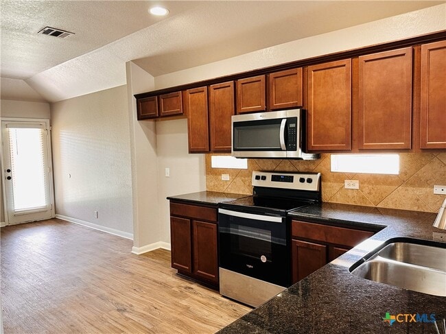 Building Photo - 532 Magnolia Wind