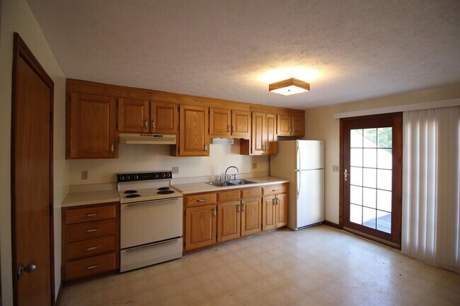 Building Photo - 76 Franklin St