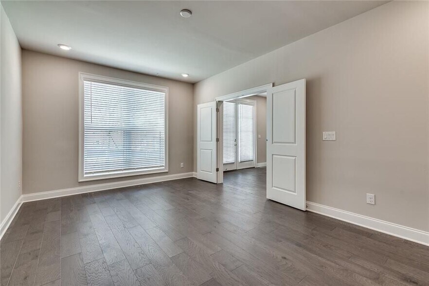 Building Photo - 308 Burgess Walk