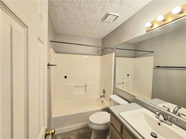 Building Photo - 2734 Highland Ridge NW