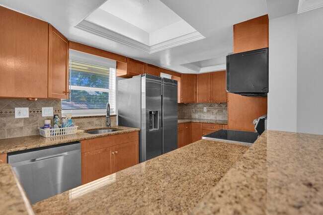 Building Photo - 2755 NE 28th Ave