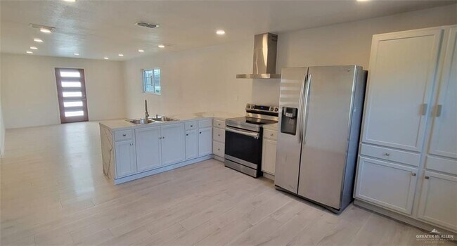 Building Photo - 506 N 36th St