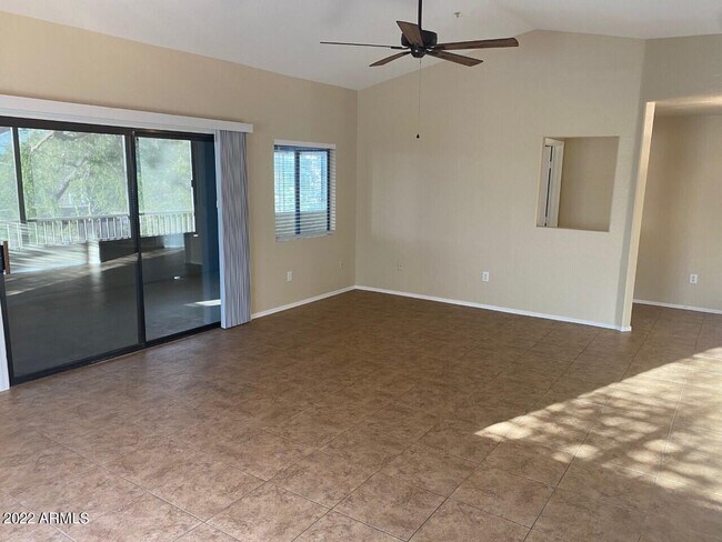 Building Photo - 15225 N 100th St