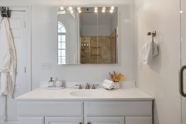 Building Photo - 45 Conklingtown Rd