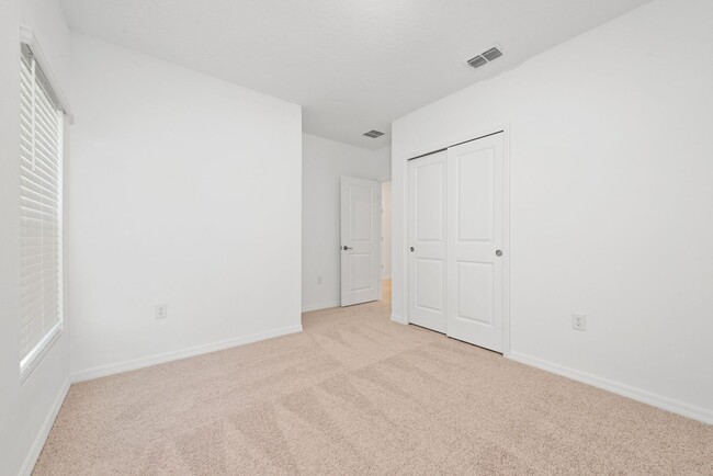 Building Photo - 4 Bedroom/2 Bath Home with WaterView in St...