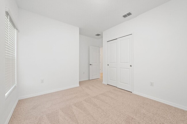 Building Photo - Like New! Spacious 4-Bedroom Home in Stepp...