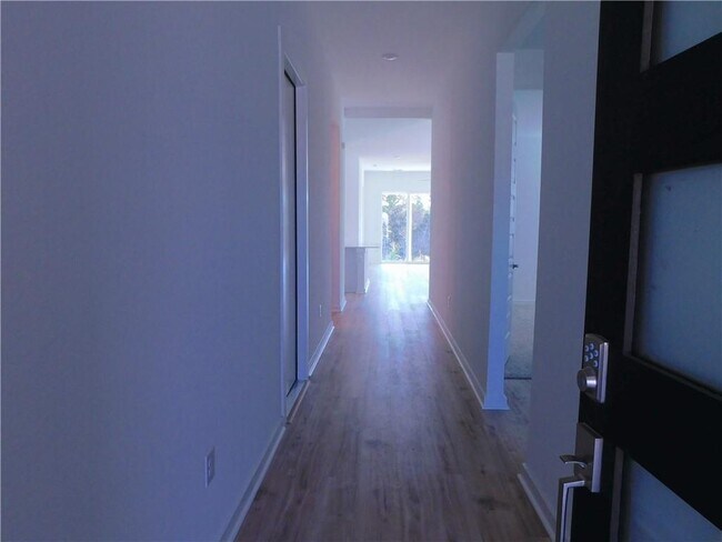 Building Photo - 421 Peace Pipe Way