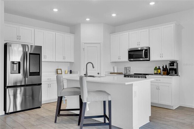 Building Photo - 5920 Catamaran Ave