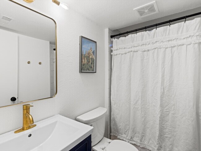 Building Photo - 4899 Sonata Dr