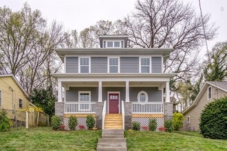Building Photo - **NOW AVAILABLE FOR SHOWINGS**  Beautiful Home for Lease in Sylvan Heights!