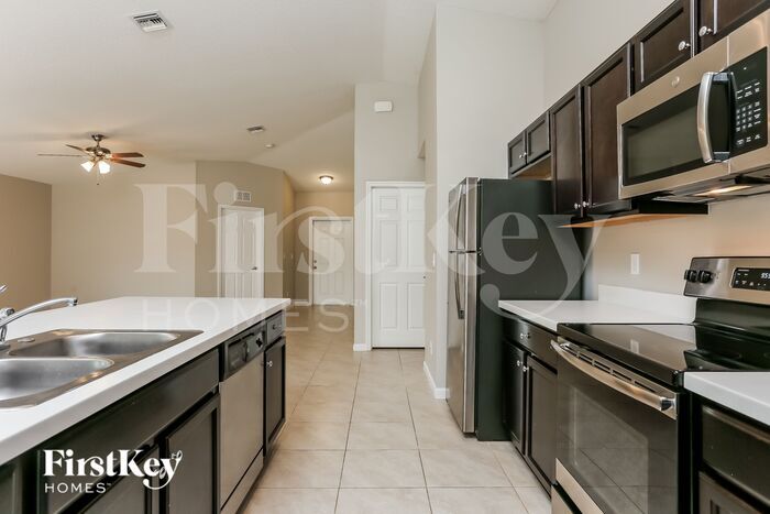 Building Photo - 3031 SW Segovia St