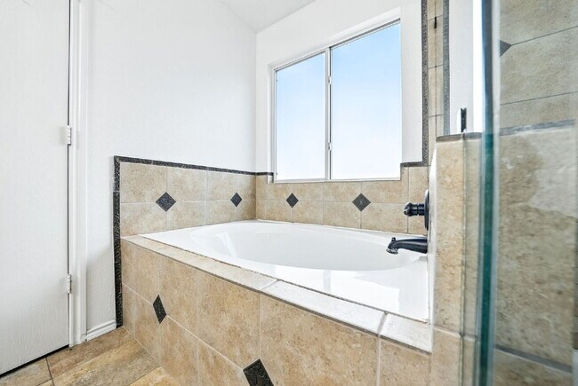 Building Photo - 12615 Scarlet Sage
