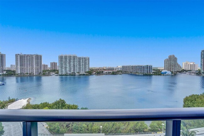 Building Photo - 5000 Island Estates Dr