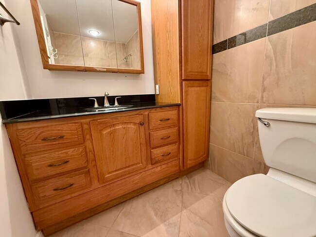 Building Photo - 9 Rooms  6 Bedroom 4 baths Granite Kitchen Executive Home For $5990