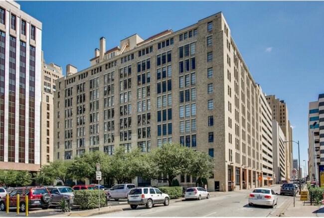 Building Photo - 1122 Jackson St