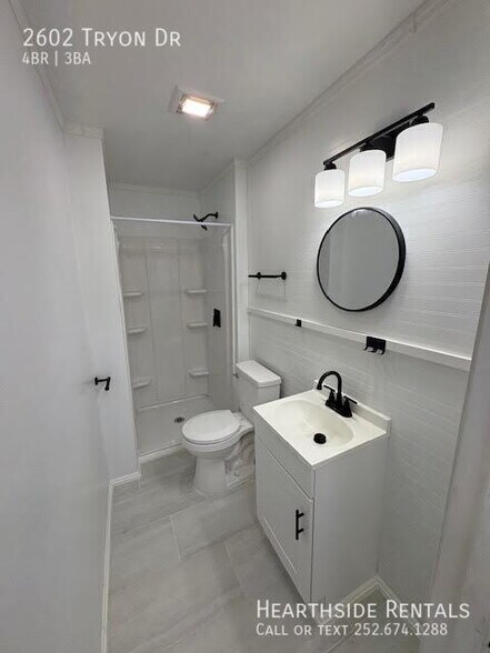 Building Photo - 2602 Tryon Dr