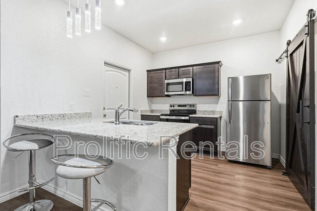 Building Photo - 5121 Rose Petal Ct