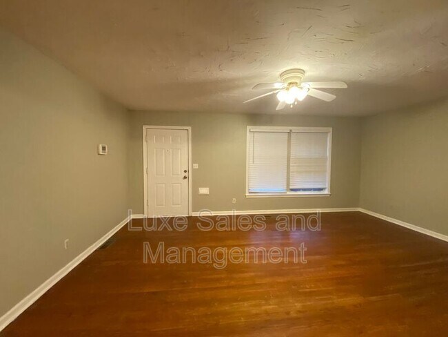 Building Photo - 1118 Idaho St