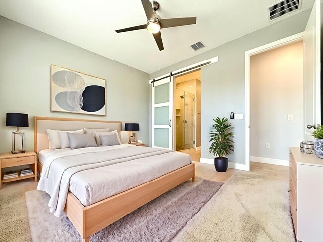 Building Photo - Lifestyle upgrade: Sleek 3Bedrooms/2Baths home in Leesburg’s Seasons at Hillside!