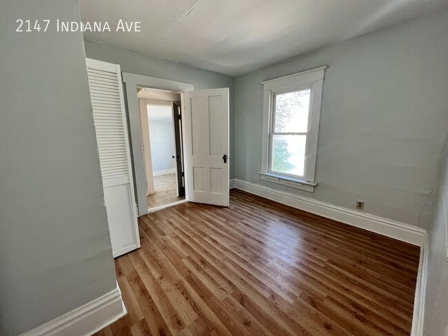 Building Photo - Huge 7 Bedroom 4 Bath Home Close To OSU Av...