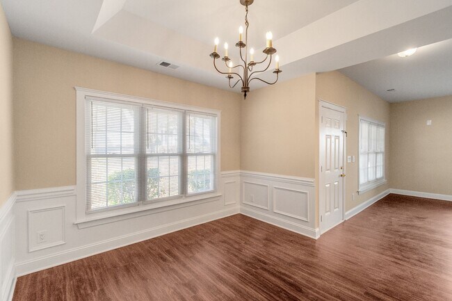 Building Photo - Charming 3 bed 2.5 bath Home in Huntersville!