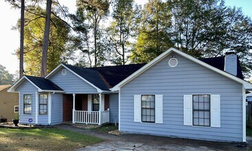 Building Photo - Spacious 3 Bed/2 Bath Ranch with Over 1800...