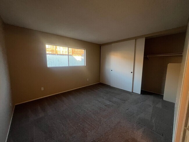 Building Photo - Spacious 4BR/2BA Mira Mesa Home For Rent!