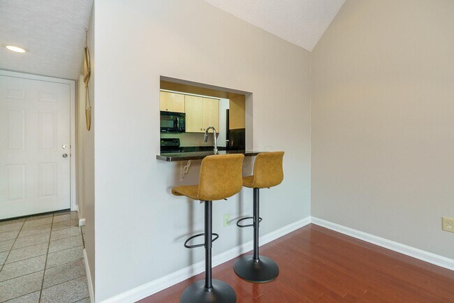 Building Photo - 945 Quay Ave