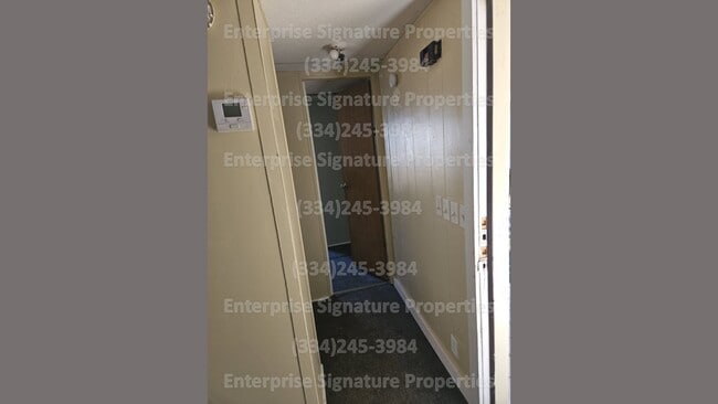 Building Photo - 609 Moates St