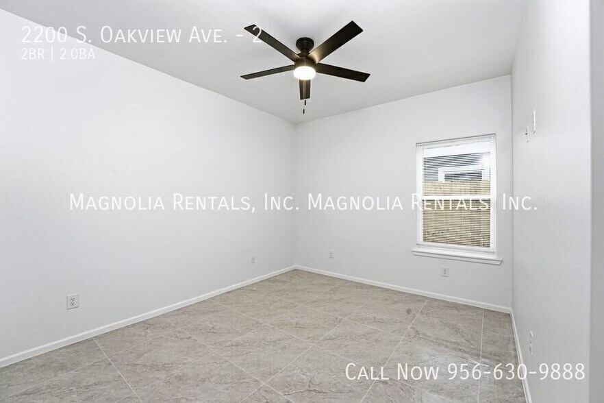 Building Photo - 2200 S Oakview Dr