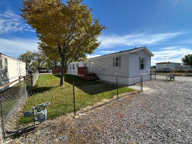 Building Photo - 3 Bed 2 Bath Updated Mobile Home w/ Fenced Yard & Many Amenities
