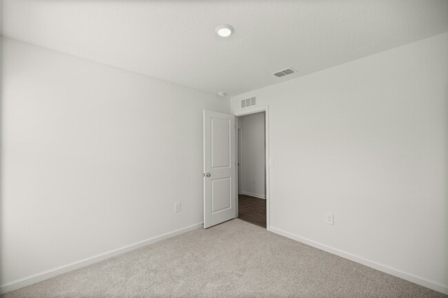 Building Photo - 3155 NE 38th St