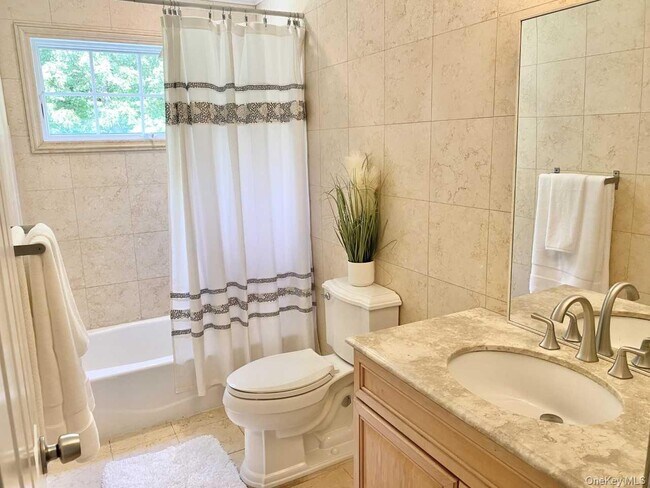 Building Photo - 24 Wilafra Pl