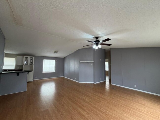 Building Photo - 12609 Dessau Rd