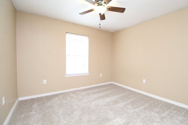 Building Photo - Pensacola 3BR Home Near NAS Pensacola with Split Floor Plan, Garage & Fenced Backyard