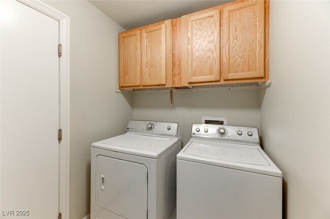 Building Photo - 8647 Majestic Vision Way