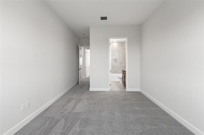 Building Photo - 15000 RedCove Pl