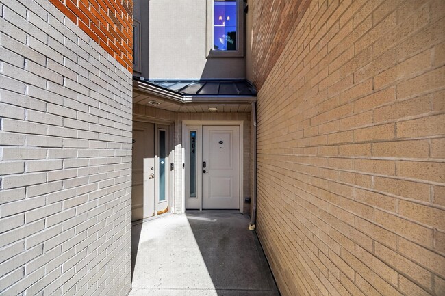 Building Photo - 200 Laird Ave