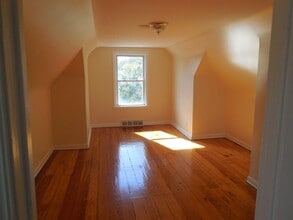 Building Photo - 7621 Exchange -