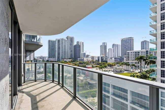 Building Photo - 121 NE 34th St