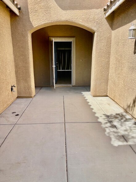 Building Photo - 6700 Prairie Dusk Dr