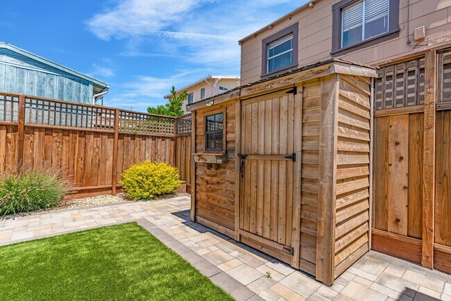 Building Photo - Charming Updated Oakland Home for Lease