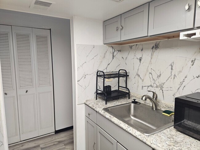 Building Photo - Available NOW: Updated 2 Bedroom Apartment in Bridgeville