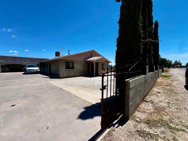 Building Photo - 14624 Eston Pl