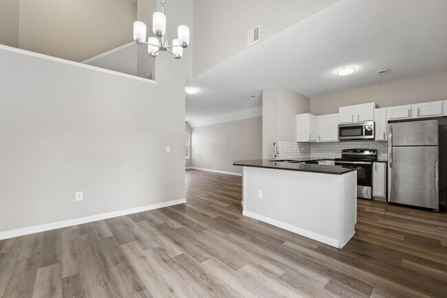 Building Photo - 2033 River Rock Way