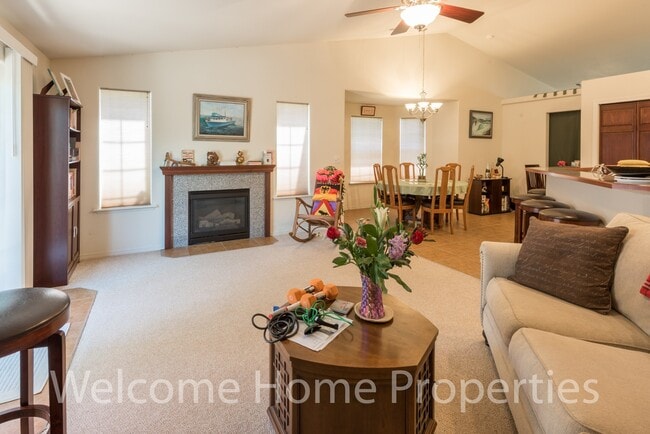 Building Photo - Beautiful 3 Bedroom Home Close to WWU