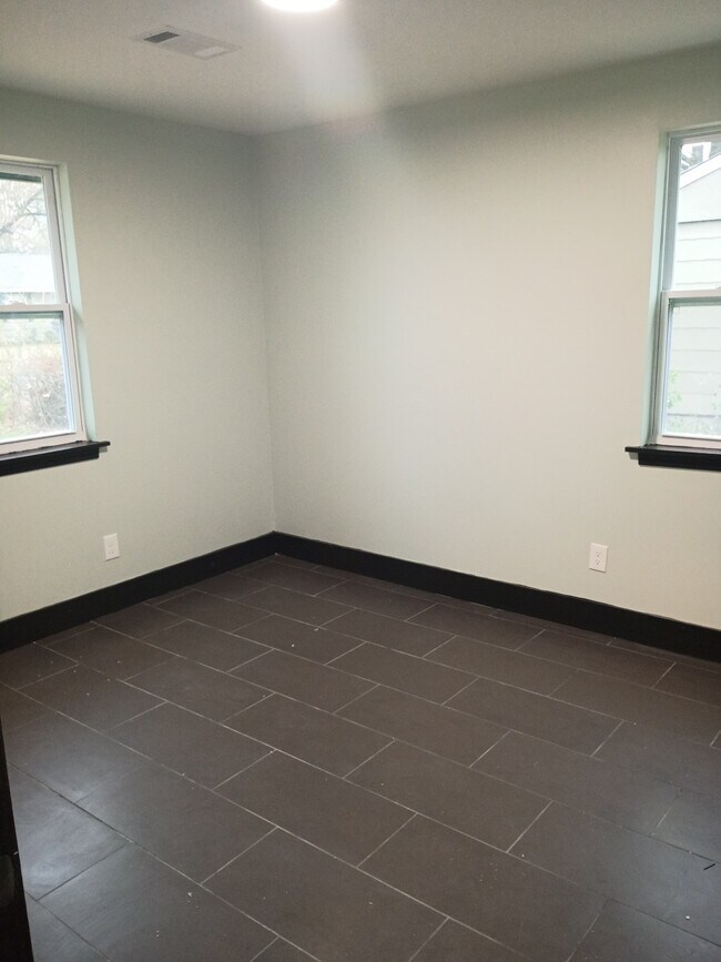 Building Photo - 1796 Wildrose St