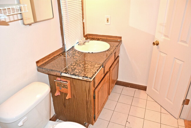 Building Photo - Detached Rental Property