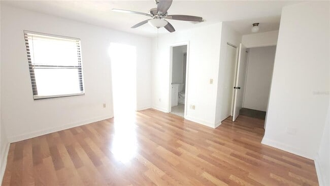 Building Photo - 7019 SW 44 Ave