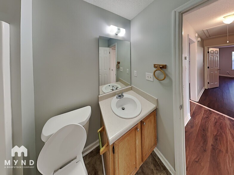 Building Photo - 4609 Lakes Edge Cove